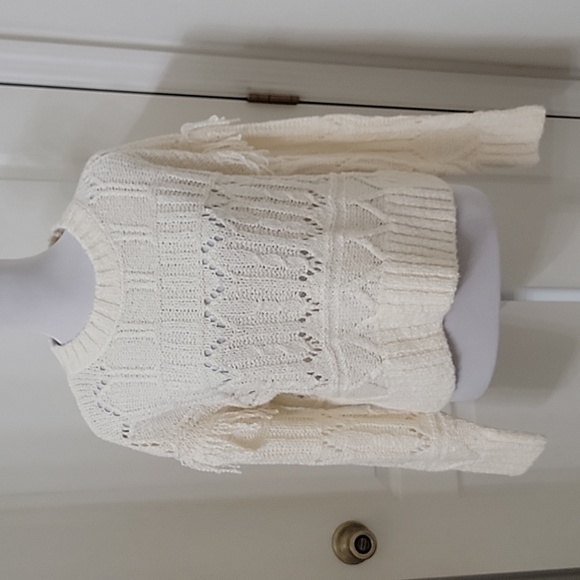Old Navy Size S Cream Pullover Sweater with Fringe Accent at Shoulders, GUC - Picture 1 of 12